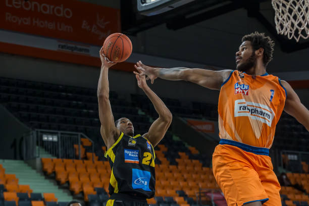 出示了红牌 出示了红牌